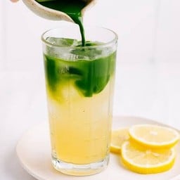 มัจฉะน้ำผึ้งมะนาวโซดา