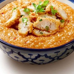 Crispy Chicken Larb Porridge โจ๊กไก่กรอบลาบ