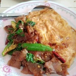 กะเพราเนื้อเปื่อย+ไข่เจียว