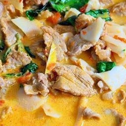 แกงหน่อไม้ดองใส่หมู (กับข้าว)