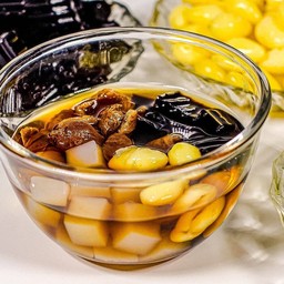 รวมสามมิตร ในน้ำลำไย