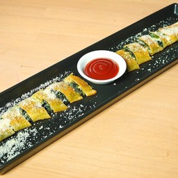 โรตีผักขม - อบชีส