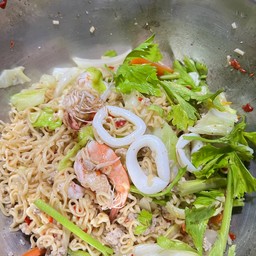 ยำมาม่า