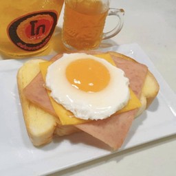 ขนมปัง - เนยไข่ดาวแฮมชีส