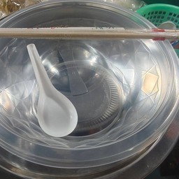 ถ้วย ช้อน ตะเกี้ยบ