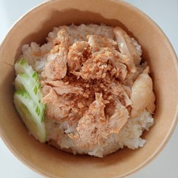 ไก่กระเทียมราดข้าวหอม
