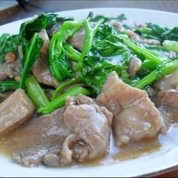 ราดหน้ายอดผัก สูตรดั่งเดิม