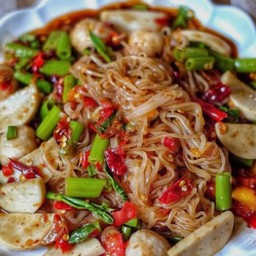 ตำเส้นเล็กหมูยอ