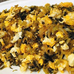 ผักกาดดองผัดไข่