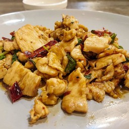 กะเพราไก่ (กับข้าว)