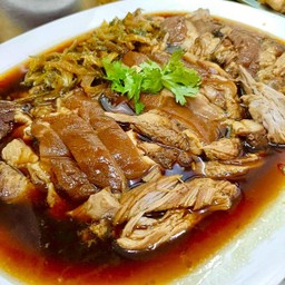 ขาหมูเด้งนครปฐม กับข้าว