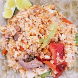 ข้าวผัดหมู อร่อยๆสูตรบ้านๆ