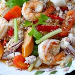 ครัวน้องปลื้ม ไก่ย่างส้มตำ ยำ ลาบ ก้อย ต้ม สาขา1