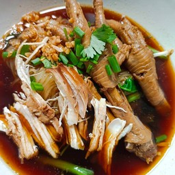 ก๋วยเตี๋ยวไก่ตุ่น เส้นเล็ก