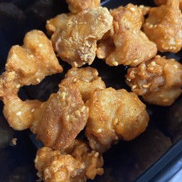 ข้าวไก่ทอดน้ำปลา