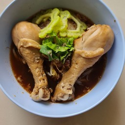 ก๋วยเตี๋ยวน่องไก่คู่