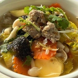 ครัวสุธิดามีเงินมีทองอาหารตามสั่ง ไม่มีสาขา