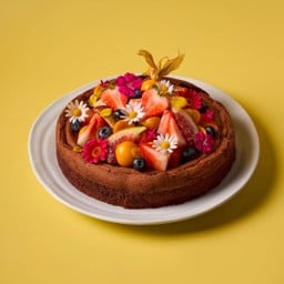 Flourless chocolate cake with full berries