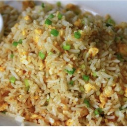 ข้าวผัดไข่ ( ไข่ไก่2ฟอง )