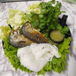 อิ่ม แซ่บ คุ้ม