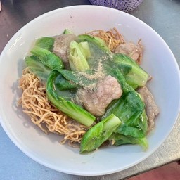 ราดหน้าหมี่กรอบ