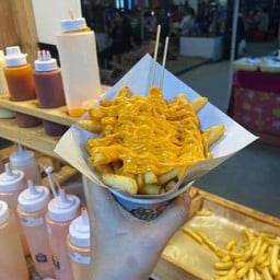 เฟรนช์ฟรายส์ มันส์โคตรเยิ้ม น้ำผลไม้ปั่นซันเซ็ทสมูทตี้ หน้าโลตัส โกเฟรช 157 ถนนตำหรุ