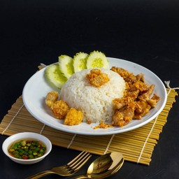 ผัดกระเทียมราดข้าว.