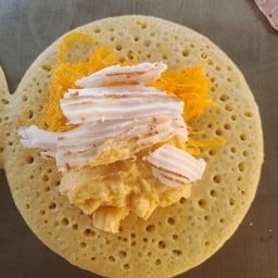 คัสตาร์ด + ฝอยทอง + มะพร้าว