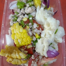 ยำข้าวโพด+เล็บมือนาง+หมู