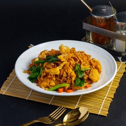 ผัดมาม่า.