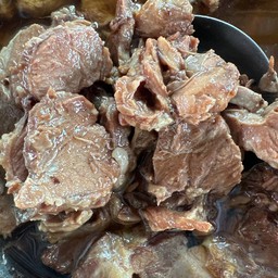 กระเพราหมูตุ๋น (กับข้าว)