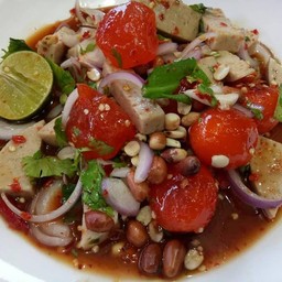 ยำนัวหมูยอไข่แดงเค็ม