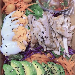 สลัดฟาร์มสุข หมูย่างจิ้มแจ่ว