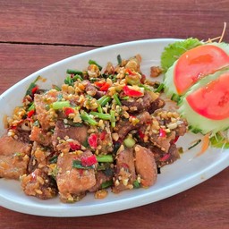 สามชั้นผัดพริกเกลือ (กับข้าว)