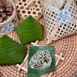 ขนมเทียนสลัดงา 3 ชิ้น