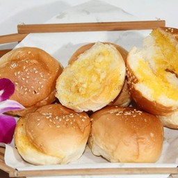 ขนมปังอบกระเทียม