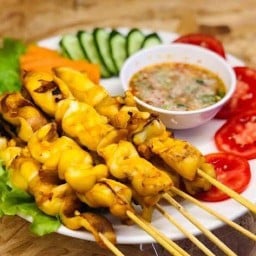 ร้านปลาหมึกย่าง&แกงเห็ด&ยำขนมจีน เจ้ก้อย ตลาดสดชื่นมาร์เก็ตศรีนครรินทร์