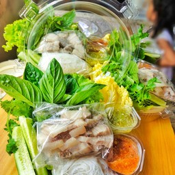 เมี่ยงหมูสามชั้นสุดฮอต (Hot สุดในร้าน)