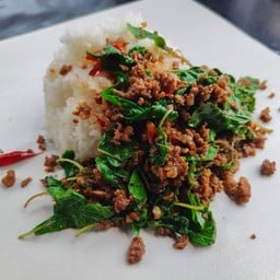 กะเพราเนื้อสับ