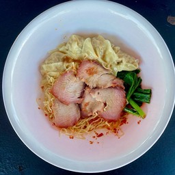 บะหมี่เกี๊ยวหมูแดง