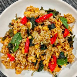ข้าวคลุกกระเพราไก่สับ