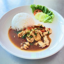 ข้าวกระเพรา ไก่นุ่ม