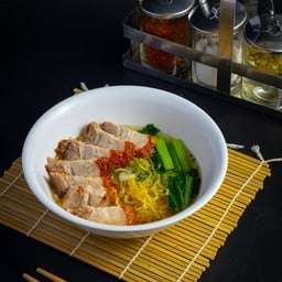 ก๋วยเตี๋ยวหมูกรอบ