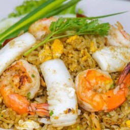 ข้าวผัดผงกะหรี่หอมๆ