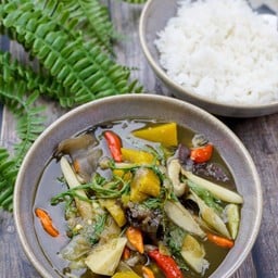 แกงหน่อไม้ลาวแช่บๆ