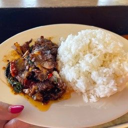 ข้าวกระเพราหมูตุ๋น