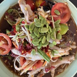 ตำซั่วตีนไก่