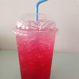 น้ำแดงโซดา