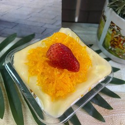 เครปเย็นฝอยทองสตอเบอรึ่
