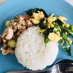 ข้าวราดแกง 2 อย่าง (กรุณาตรวจสอบเมนูที่ไม่สามารถราดข้าวได้ก่อนสั่งนะคะ) 🙏🏻😊